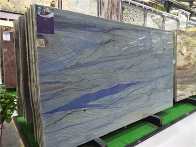 Bláar kvarsítplötur