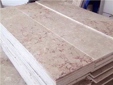 Bleikar marmara gólfflísar