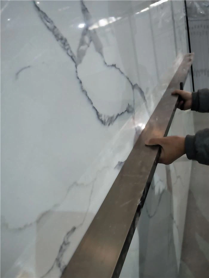 calacatta quartz lowes for countertop